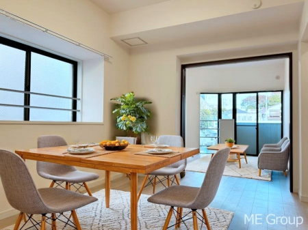 ���r���O �傫�ȑ����炽���Ղ�̗z���ƕ����������郊�r���O�@���Ƌ��CG�ł�  