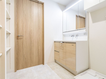 ���ʑ�E���ʏ� ������������ʉ��ώ��Œ��̐g�x�x�����K  