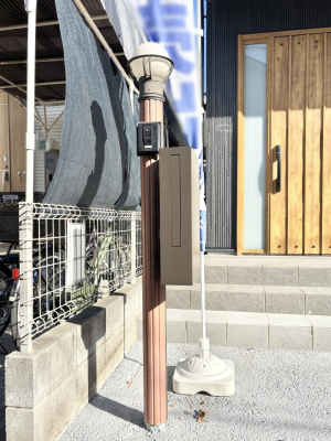 ���̑� �C���^�[�z���E�|�X�g���ЂƂɏW��B�G���g�����X�ɂȂ��ރV���v���f�U�C���B