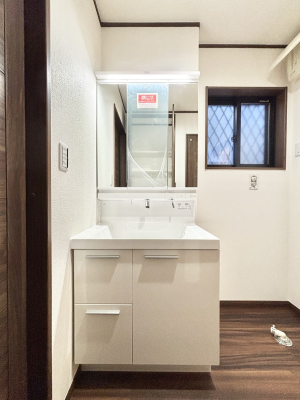 ���ӊ� �R���r�j 200m �t�@�~���[�}�[�g����씵���J�꒚�ړX