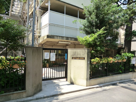 ���ӊ� ���w�Z 700m �V�h�旧������񒆊w�Z