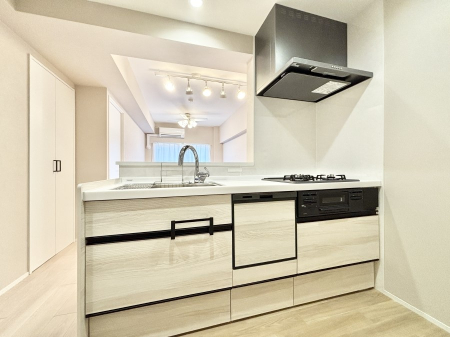 �L�b�`�� ���������Ȃ��炲�Ƒ��Ƃ̉�b���y���߂�ΖʃJ�E���^�[�L�b�`��  