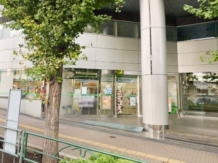 ���ӊ� �R���r�j 230m �t�@�~���[�}�[�g �썑���w�O�X