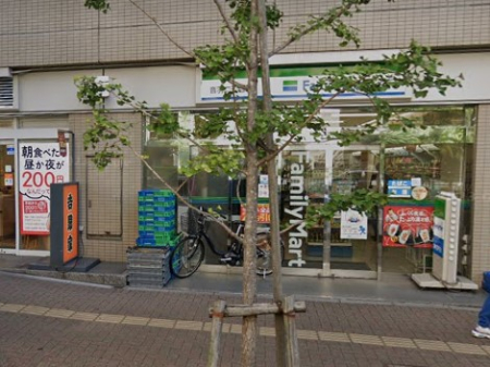 ���ӊ� �R���r�j 200m �t�@�~���[�}�[�g ���H�񒚖ړX