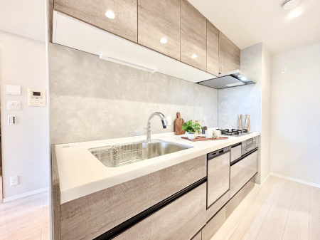 �L�b�`�� �������������I�ɁA�y�����I�V�X�e���L�b�`��