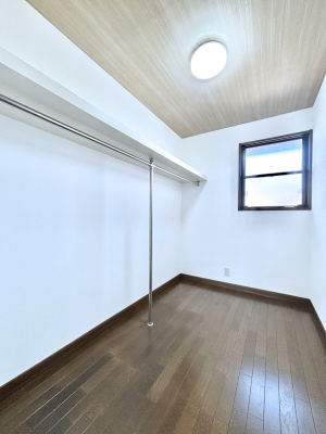 ���̑� �G�߂̈ߗނ��X�b�L�����[�I��e�ʂ̎��[�͂����͓I��WIC�t���ł��B