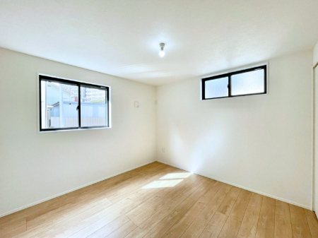 ���̑����� 2�ʍ̌����m�ۂ������邢��ԁB�Ƒ��݂�Ȃ����K�ȕ�炵����������݌v�ł��B