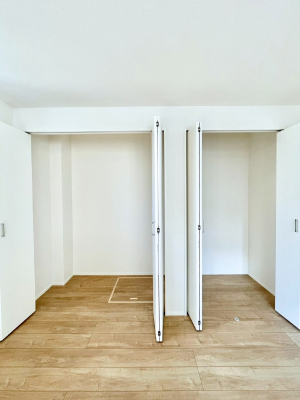 ���[ �m���̃N���[�[�b�g�B���s��������̂Ō���̈ߗނ�����������܂�܂��B