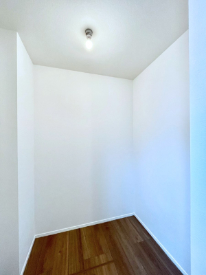 ���[ �m���̃N���[�[�b�g�B���s��������̂Ō���̈ߗނ�����������܂�܂��B