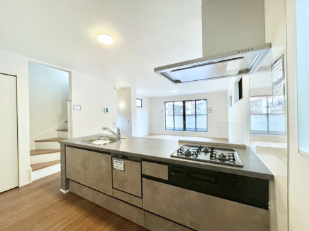 �L�b�`�� ��Ƃ肠��L�b�`���ł͂��Ƒ��Ɗy�������������ł��܂��B