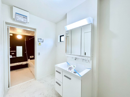 ���̑� �L�X�Ƃ�Ƃ�̂��郉���h���[�X�y�[�X�B  