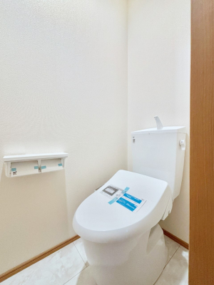 �g�C�� �g�C����1�K��2�K���ꂼ��ɔz�u����Ă��ĂƂĂ��֗��ł��B 