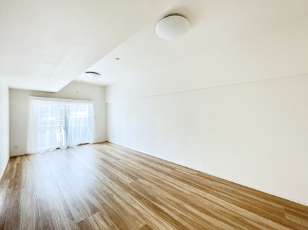 ���̑����� ���邢�z���������A�����̕��͋C�ɖ��������_�C�j���O�B   