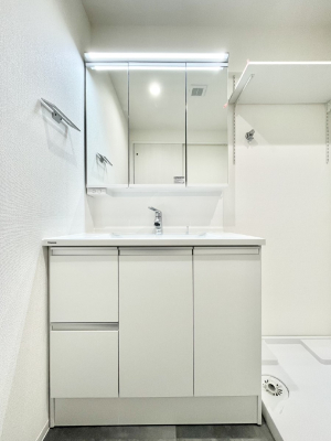 ���ʑ�E���ʏ� ������������ʉ��ώ��Œ��̐g�x�x�����K  