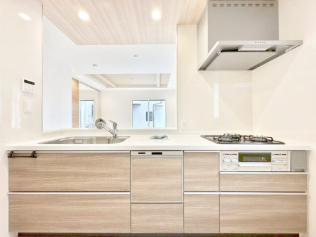 �L�b�`�� �������������I�ɁA�y�����I�V�X�e���L�b�`��