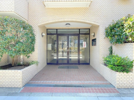 �G���g�����X -