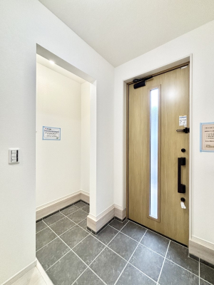 ���[ �V���[�Y�C���N���[�N�t���I�J���x�r�[�J�[���u���܂��B 