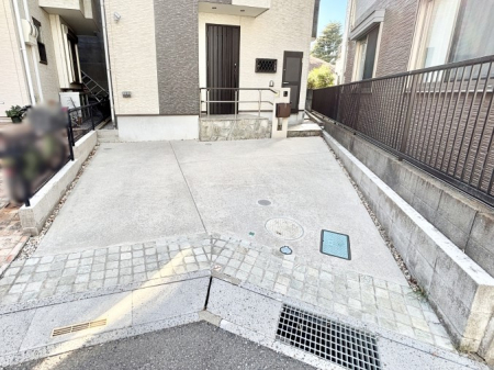  �����Ɍ������Ȃ����ԃX�y�[�X�B