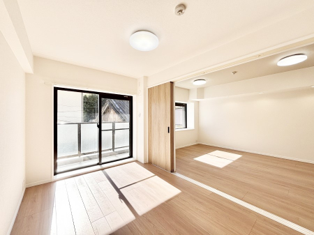 ���̑����� �o���R�j�[���J�������v���X���Ă����m��