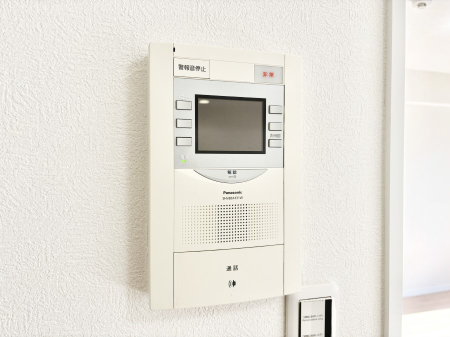 ���̑����� TV���j�^�[�t�C���^�[�t�H�����t���Ă��ăZ�L�����e�B�[��  