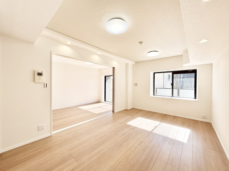 ���̑����� �אڂ̗m�����J������Ƃ���ɍL�X