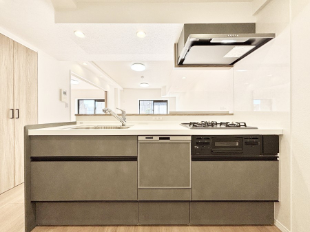 �L�b�`�� �������������I�ɁA�y�����I�V�X�e���L�b�`��