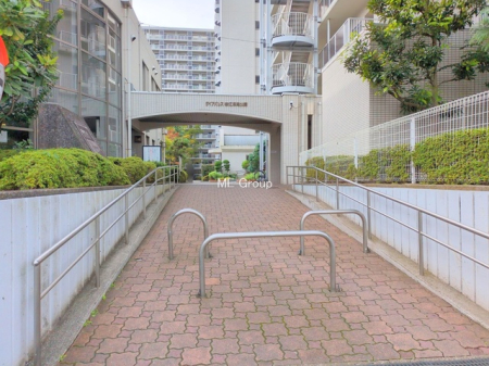 �G���g�����X -