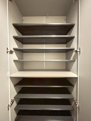 ���̑����� �����Ղ���[�ł���V���[�Y�{�b�N�X�ŉƑ��S���̌C���A���ւ�������B  