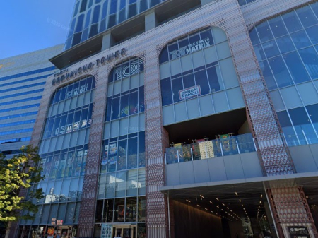 ���ӊ� �V���b�s���O�Z���^�[ 300m ���}�̕��꒬�^���[