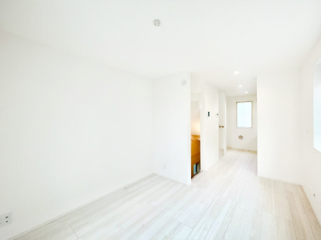 ���̑����� �Ƒ��̏Ί炪���R�Ɛ��܂�Ă���A����ȕ��͋C�̃_�C�j���O�Ɏd�オ���Ă��܂�