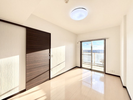 ���̑����� �o���R�j�[���J�������v���X���Ă����m��  