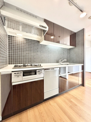 �L�b�`�� �������̂������ŉƑ��̏Ί炪�L����܂��I