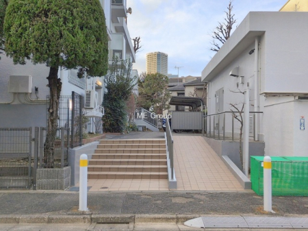 �G���g�����X -