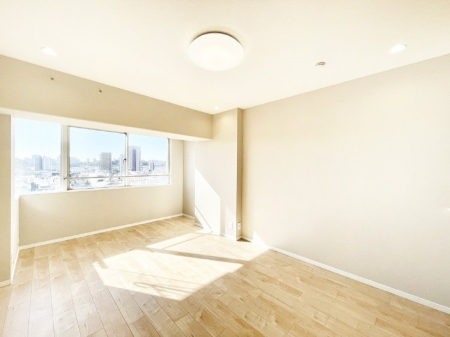 ���̑����� ���邢�z���������A�����̕��͋C�ɖ��������_�C�j���O�B   