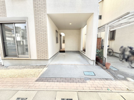  �����Ɍ������Ȃ����ԃX�y�[�X�B