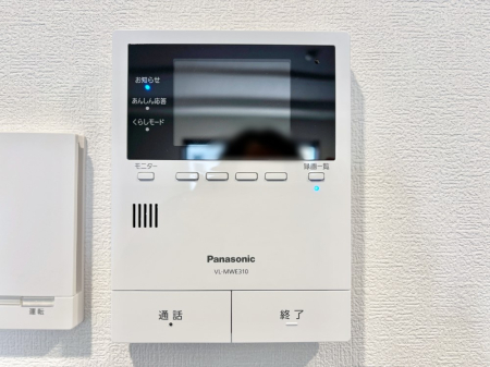 ���̑����� TV���j�^�[�t�C���^�[�t�H�����t���Ă��ăZ�L�����e�B�[��