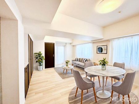 ���r���O �傫�ȑ����炽���Ղ�̗z���ƕ����������郊�r���O�@���Ƌ��CG�ł�  