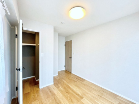 �q������ �E�H�[�N�C���N���[�[�b�g�t���̂������ŏ[�������v���C�x�[�g���Ԃ��߂����܂��B