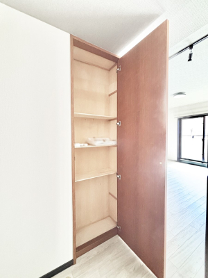 ���̑����� ���r���O���[�B�����Ɏ��[������ƕ����W�܂�LDK���X�b�L���Еt�������ł��ˁB  