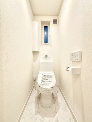 �g�C�� �g�C���͈��S�̂Q�ӏ��I���̃o�^�o�^������S�ł��B 