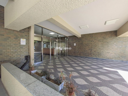 �G���g�����X -