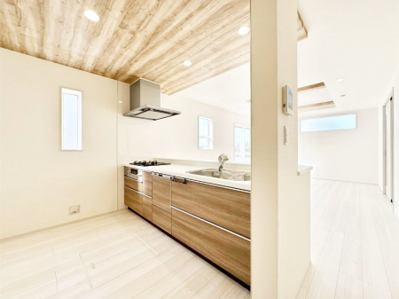 �L�b�`�� ���������Ȃ��炲�Ƒ��Ƃ̉�b���y���߂�ΖʃJ�E���^�[�L�b�`��