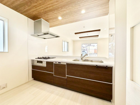 �L�b�`�� ���������Ȃ��炲�Ƒ��Ƃ̉�b���y���߂�ΖʃJ�E���^�[�L�b�`��