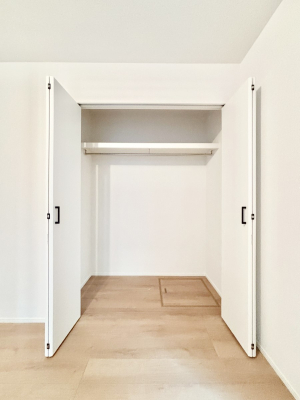 ���[ �m���̃N���[�[�b�g�B���s��������̂Ō���̈ߗނ�����������܂�܂��B�@