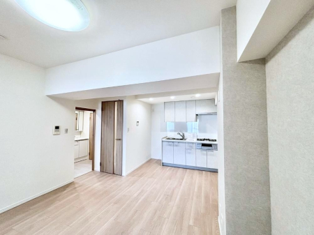 ���̑����� �V���v���ȃf�U�C���Ȃ̂ŃC���e���A���l����̂��y���݂ł��ˁI  