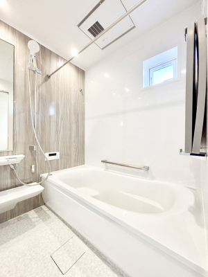 ���� ����̔�������Ă���閾�邢�������̂���o�X���[��