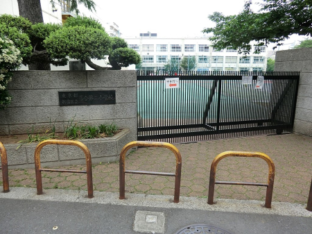 ���ӊ� ���w�Z 260m ������񏬊w�Z