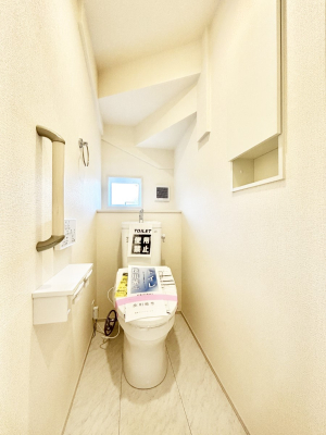 �g�C�� �g�C����1�K��2�K���ꂼ��ɔz�u����Ă��ĂƂĂ��֗��ł��B 