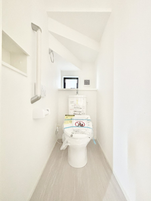 �g�C�� �g�C���͈��S�̂Q�ӏ��I���̃o�^�o�^������S�ł��B 