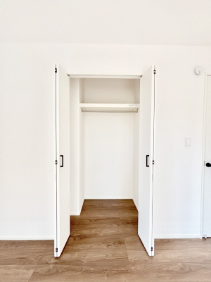 ���[ �m���̃N���[�[�b�g�B���s��������̂Ō���̈ߗނ�����������܂�܂��B